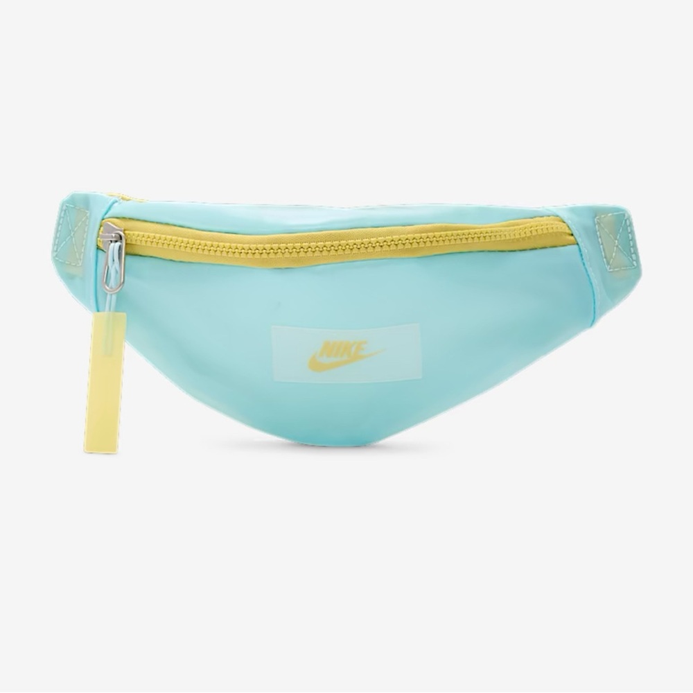Nike Heritage belt bag NWT